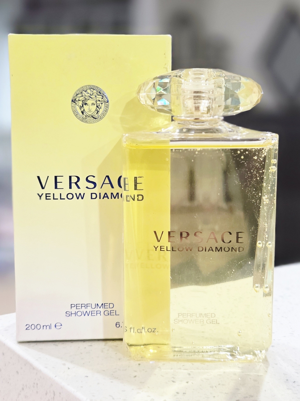 Versace Yellow Diamond Shower Gel in Yellow 200ml